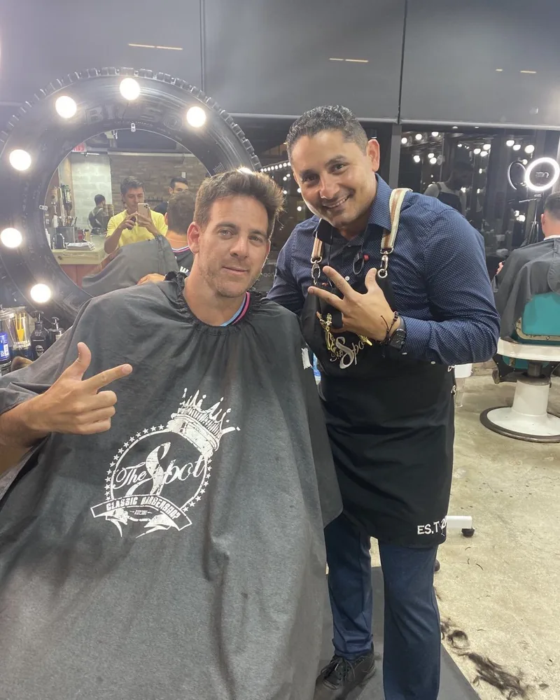 Aldo with a client after a finished cut